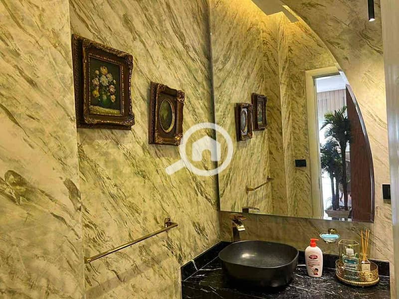 6 7a1db85f-f251-4712-8d33-7dc6a1cfe524. jpg