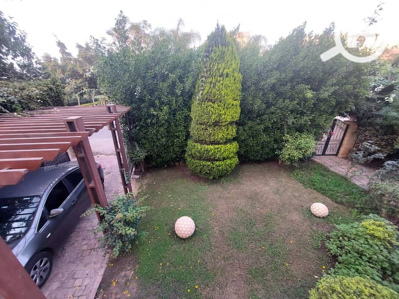 10 a2fb6e80-68b2-46f5-97bb-3d5b5e6d4c2c. jpg