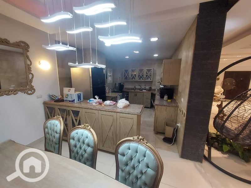 14 e3c00fa6-7174-43df-b7cd-25da2c61fe0f. jpg