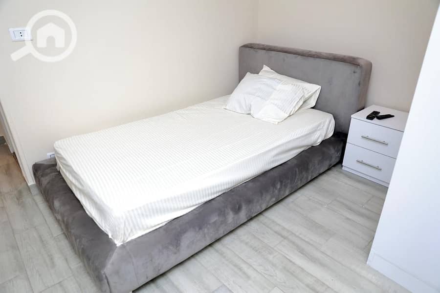 10 17fc1871-7dd5-4336-b0e7-57b522cc2599. jpeg