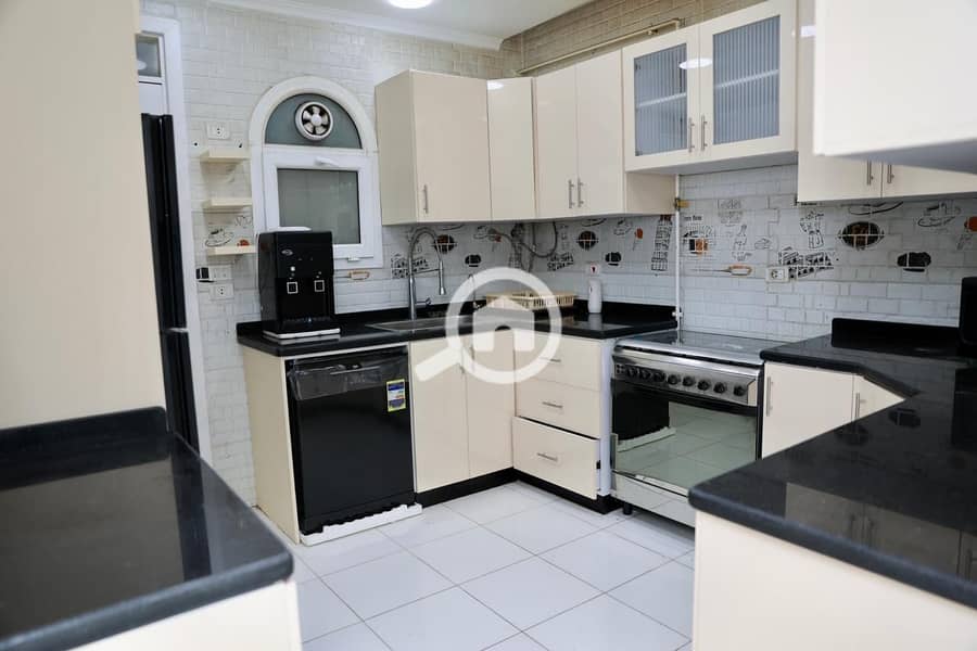 13 57036845-3682-4833-84f5-5176ede1fce7. jpeg