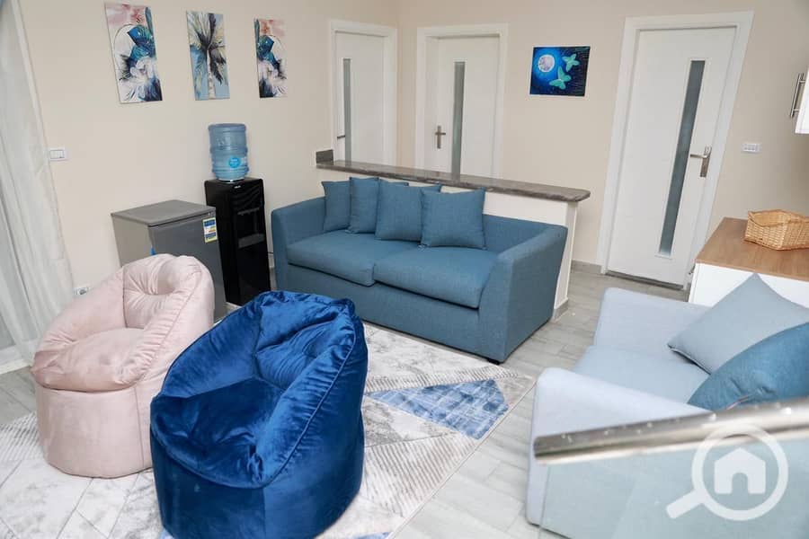 17 c0b9cd79-4080-4885-a4c8-bca3c45304c4. jpeg