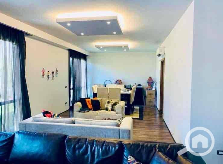 9 ef2551b2-825f-409c-b30e-f719ddf97894. jpg