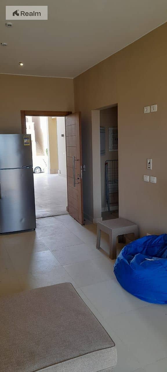 6 331f84bd-837d-4f47-914a-68b8080b783e. jpg