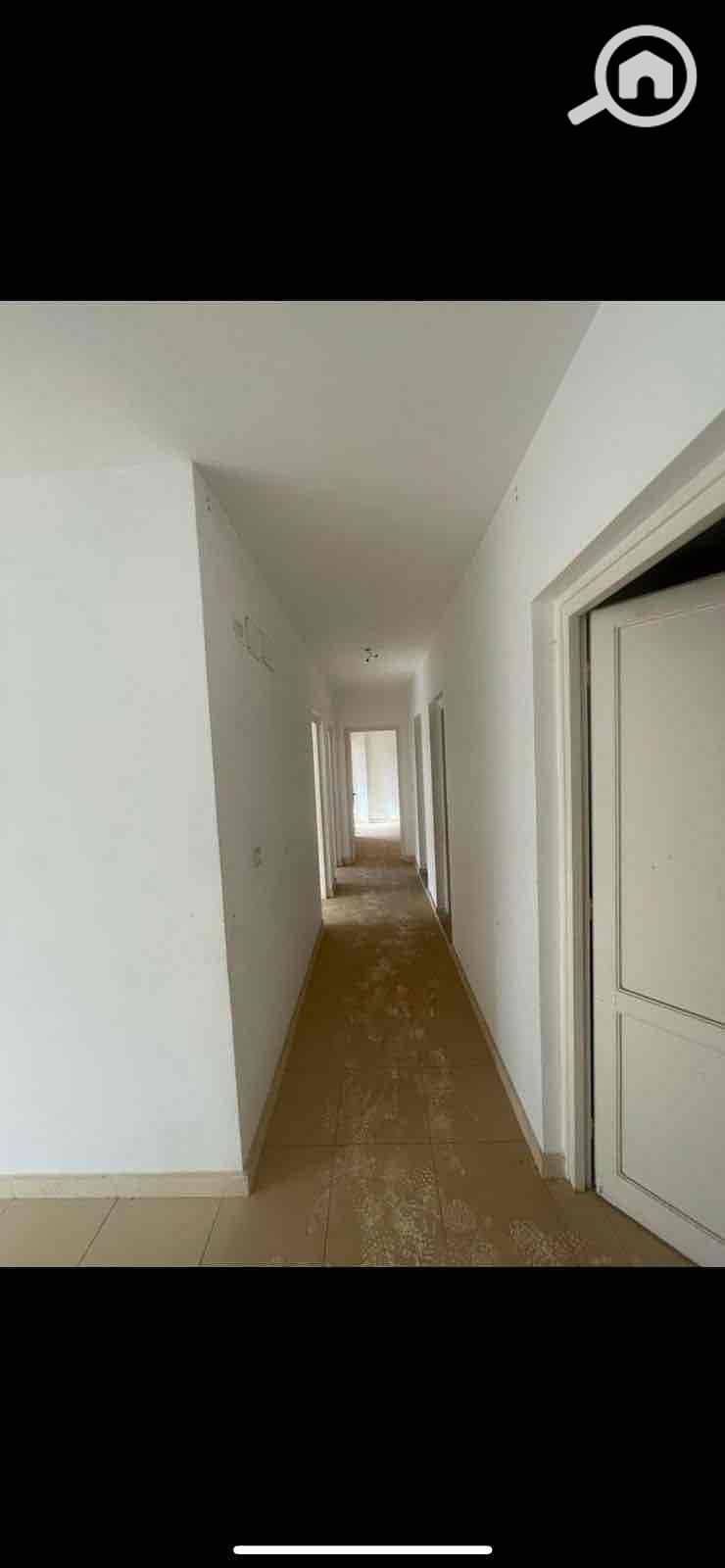 10 e7c2ef4f-529e-4b77-9037-618727a500f0. jpg