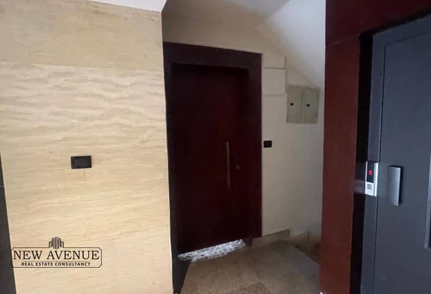 3 9f28061a-5b01-4742-a7a8-f0ab0e350955. jpg