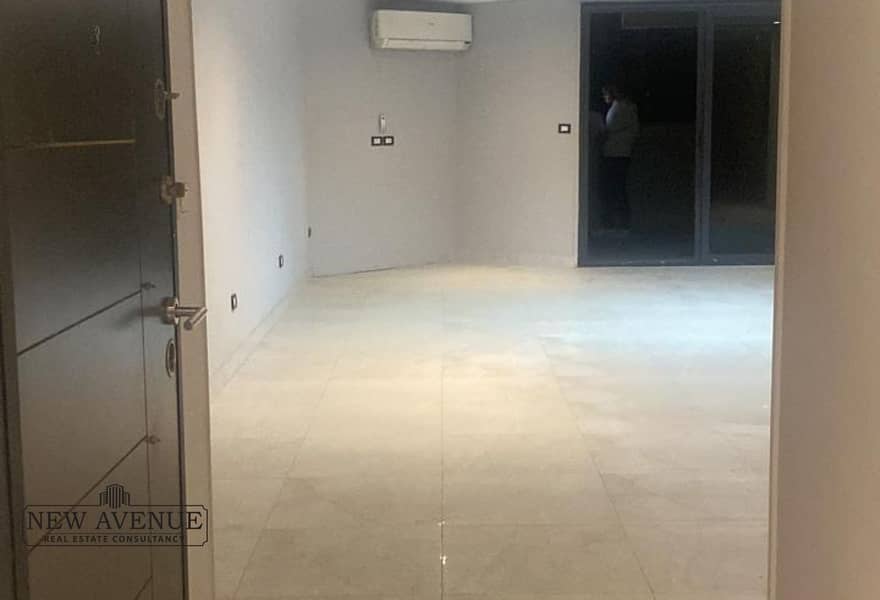 5 ef05177b-b8b6-406e-a7cb-ab44582bcb44. jpg