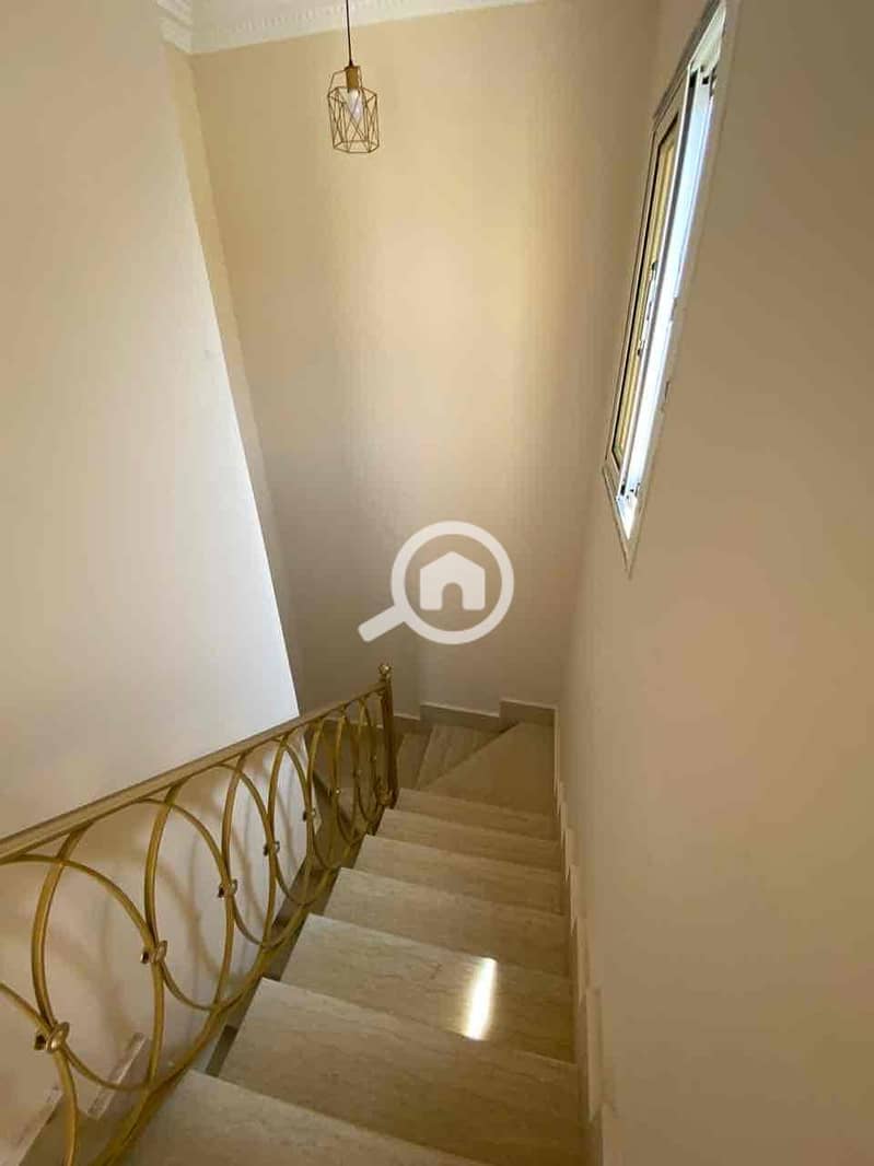 5 d294e261-864d-4679-a22a-327bbc2b2129. jpg