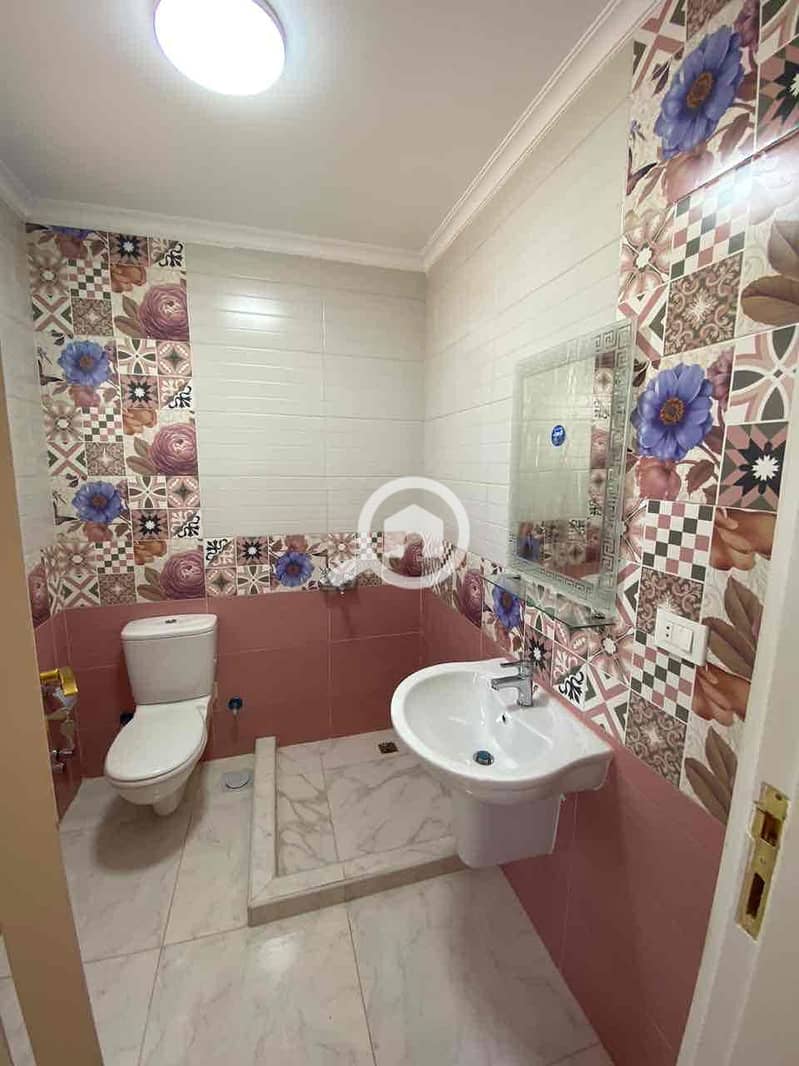 10 884854a7-7d9c-4cf2-bcc2-4482c82ac5fd. jpg