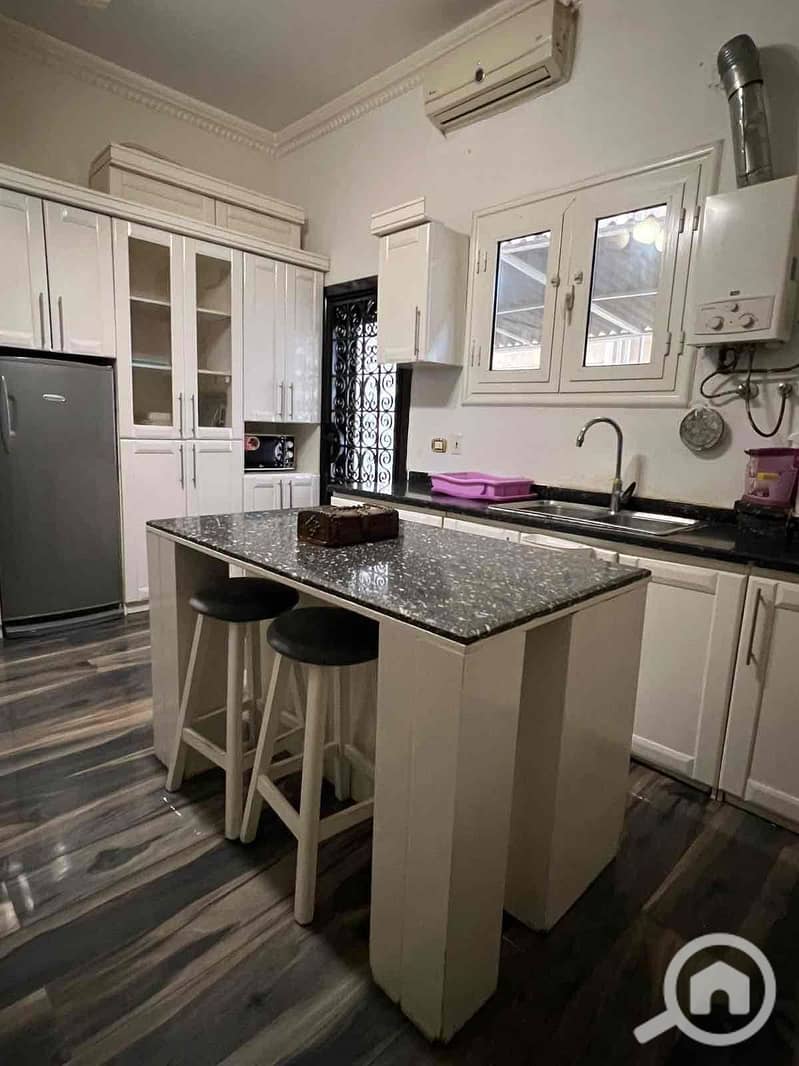 7 7050fe48-f6a8-4079-9de2-6aec4e85c07b. jpg