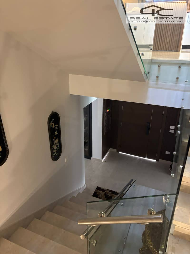 4 WhatsApp Image 2025-12-08 at 21.23. 42. jpeg