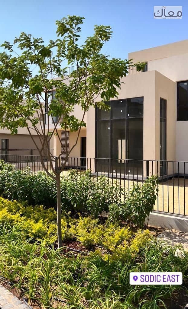 10 ec2f0eec-4c5b-4e56-bd38-3d69458eb9c6. jpeg