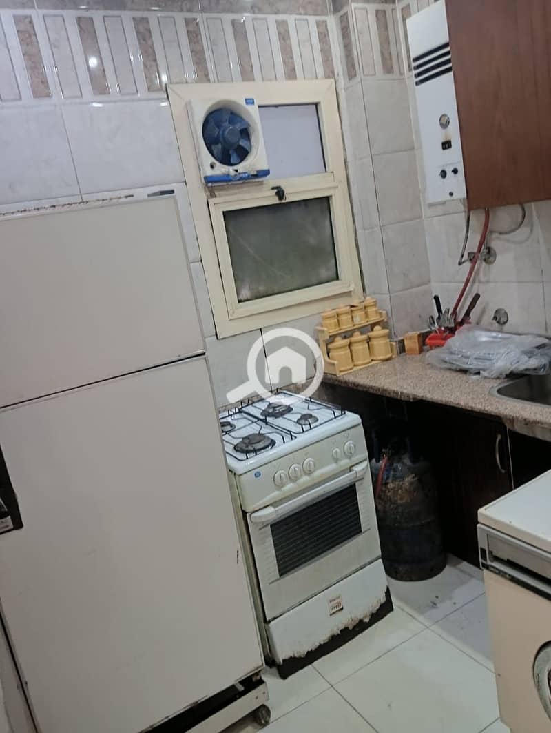 9 448f4a5a-bc7d-4cd8-b990-05e8c2c43015. jpg