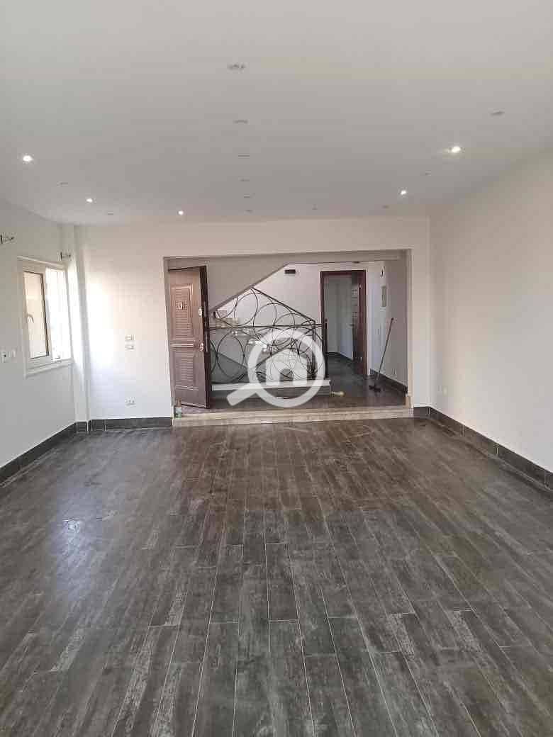 7 d9a44fa8-ce99-4563-8fd9-e4a644297d64. jpg