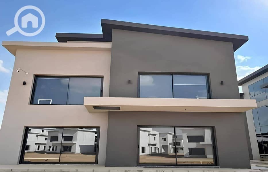 9 556097895_122146171904675605_6478857775552730686_n. jpg