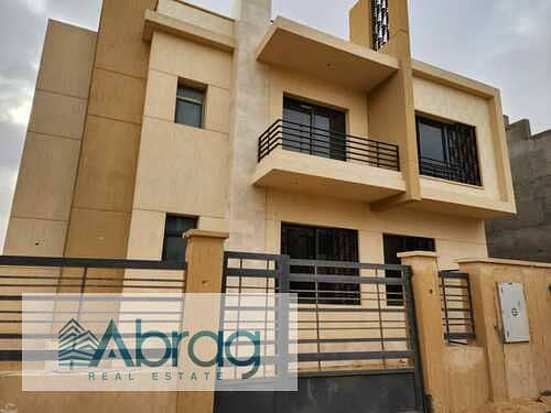 4 medium_WhatsApp_Image_2024-10-10_at_09.52. 55_7bc4aa96. jpg