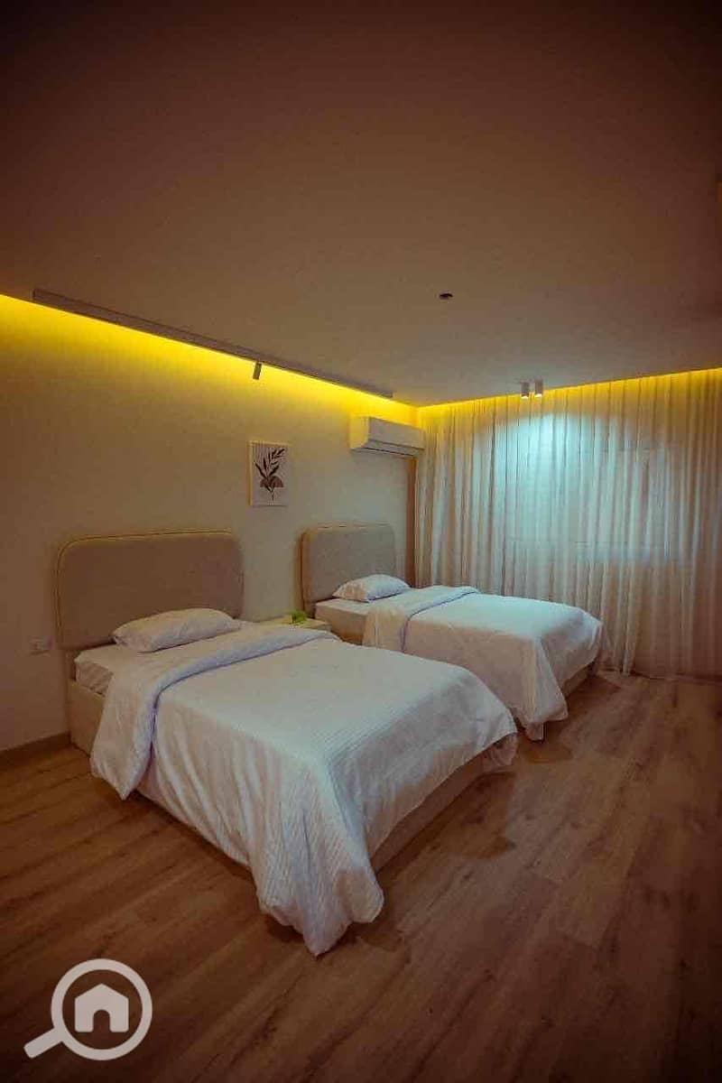 16 6e2c05b5-9a69-4d29-86d6-307fce52a031. jpg