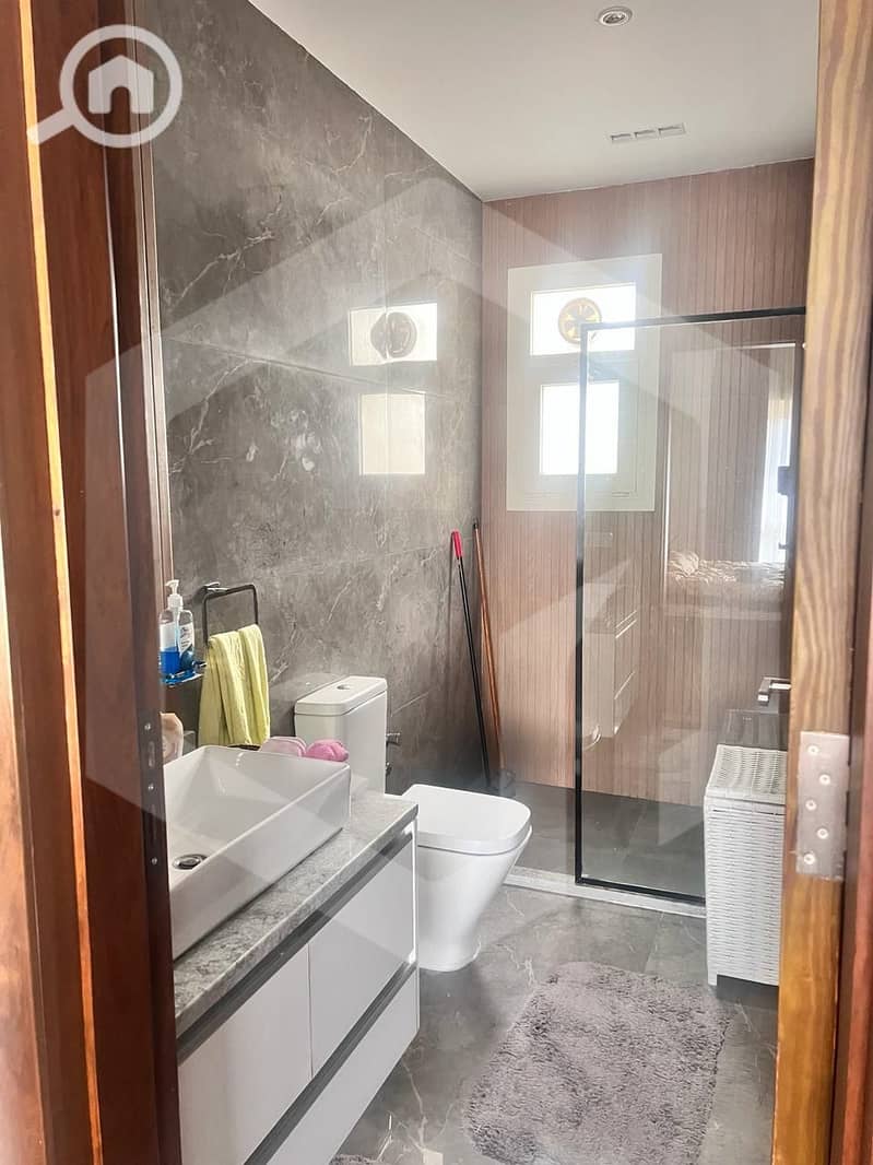 10 Al Patio 6 9. jpg