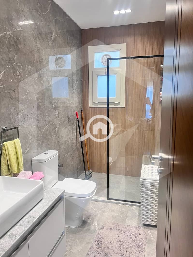 11 Al Patio 6 10. jpg