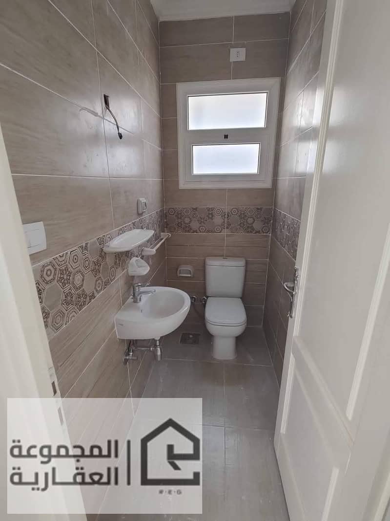 8 7cf30e3d-9882-4696-9553-1dfe90d8051b. jpg