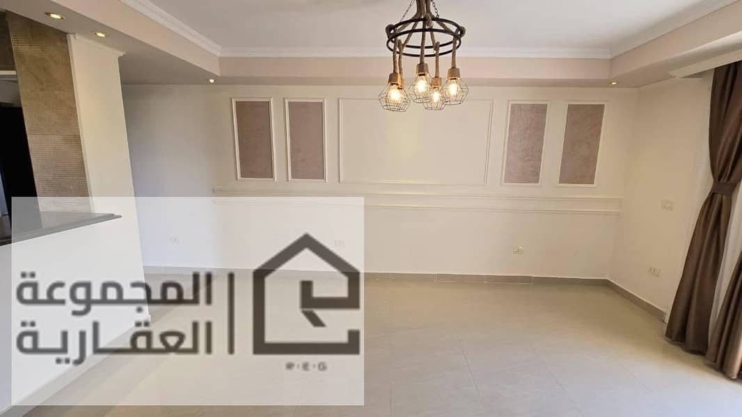 3 b0396b56-9acf-4779-9d95-3db460b0853a. jpg