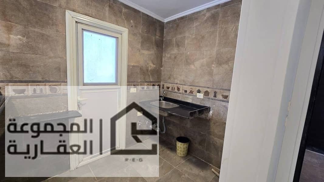 7 04a4f4b4-566b-482f-a945-43bbb51a7ee2. jpg