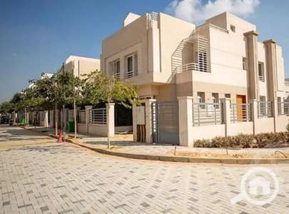 توين هاوس 4 غرف نوم للبيع في الشيخ زايد، الجيزة - IMG-20251209-WA0019. jpg