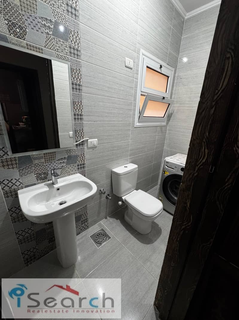 8 WhatsApp Image 2025-12-07 at 22.05. 21_88bba2f7. jpg