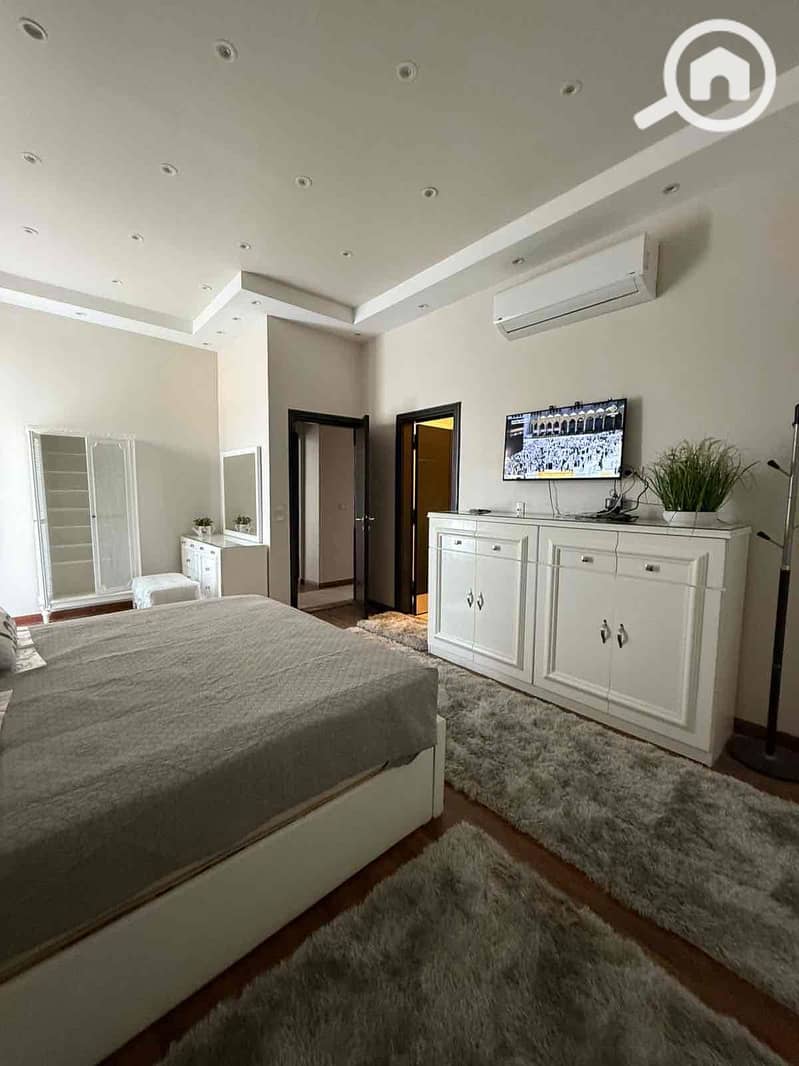 10 7688178c-12dc-45da-9572-a441b2410c81. jpg