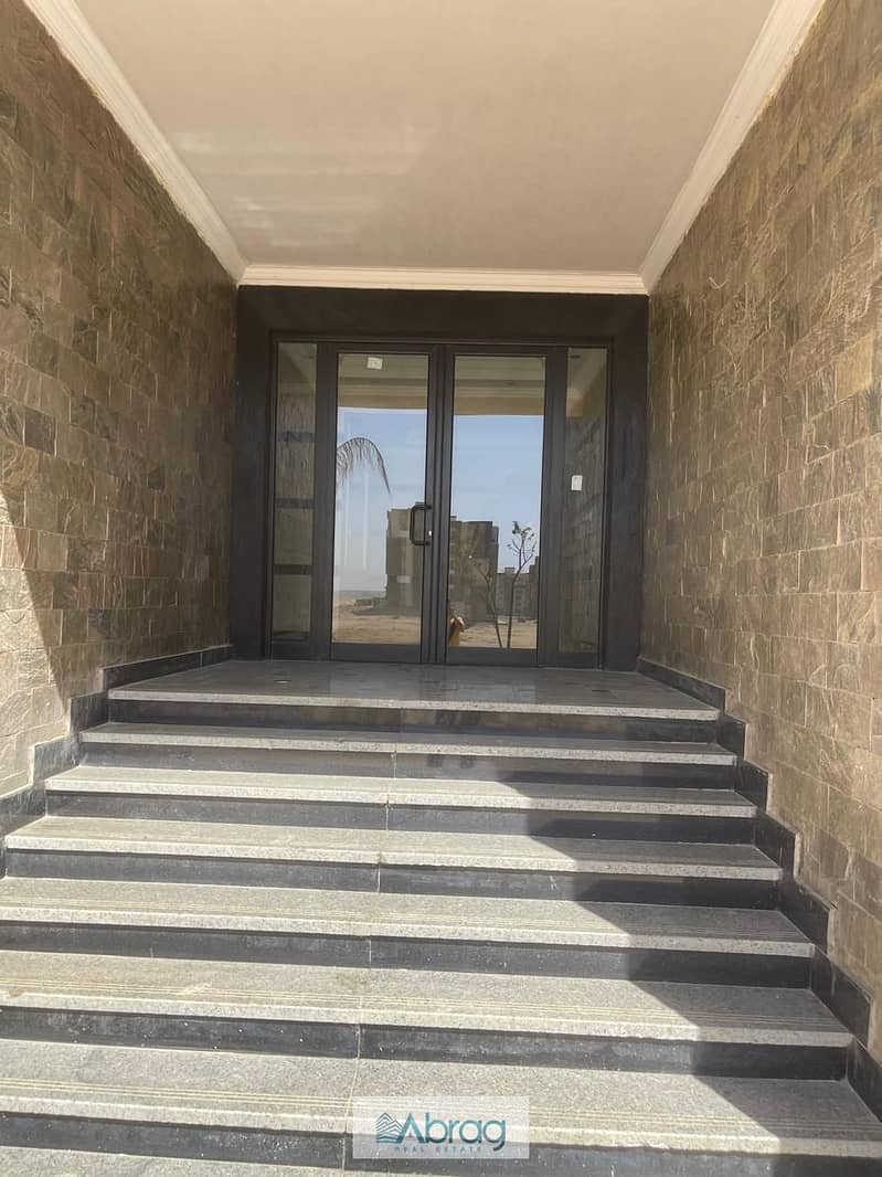 12 c8563fa4-c0c8-465d-86d7-eaa9906342b5. jpeg