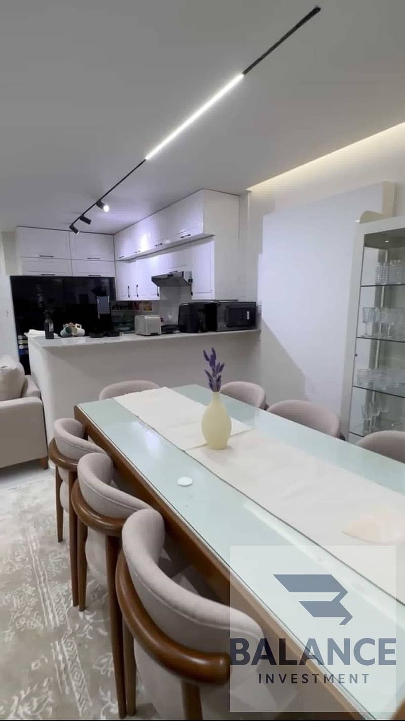 12 74977030-c72a-435c-8855-503f90d20fc0. jpg