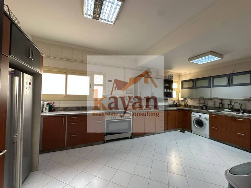 12 f5dddc58-e77a-43ab-bd2b-12489834d39f. jpg