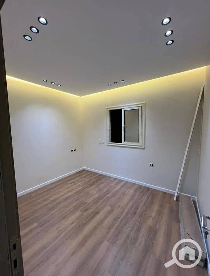 3 e532e28e-1107-463b-bd76-f6b8fe388fa0. jpeg