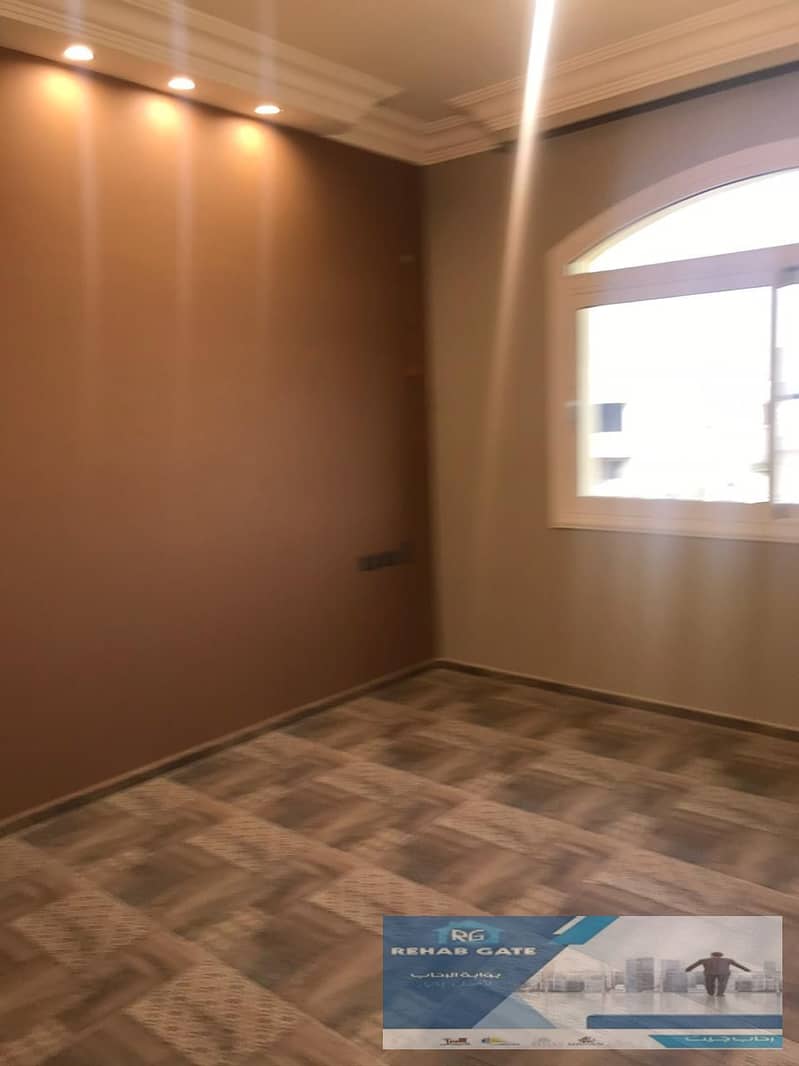 12 af0bcbe5-f8d3-49c1-a0ba-bed80cd6a598. jpg