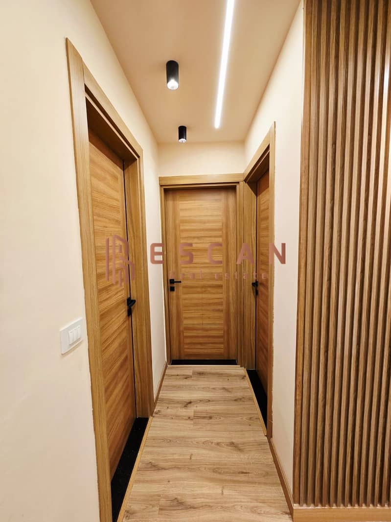 10 e8a46f7b-bbbf-4d0b-bbce-9381e0e31145. jpeg