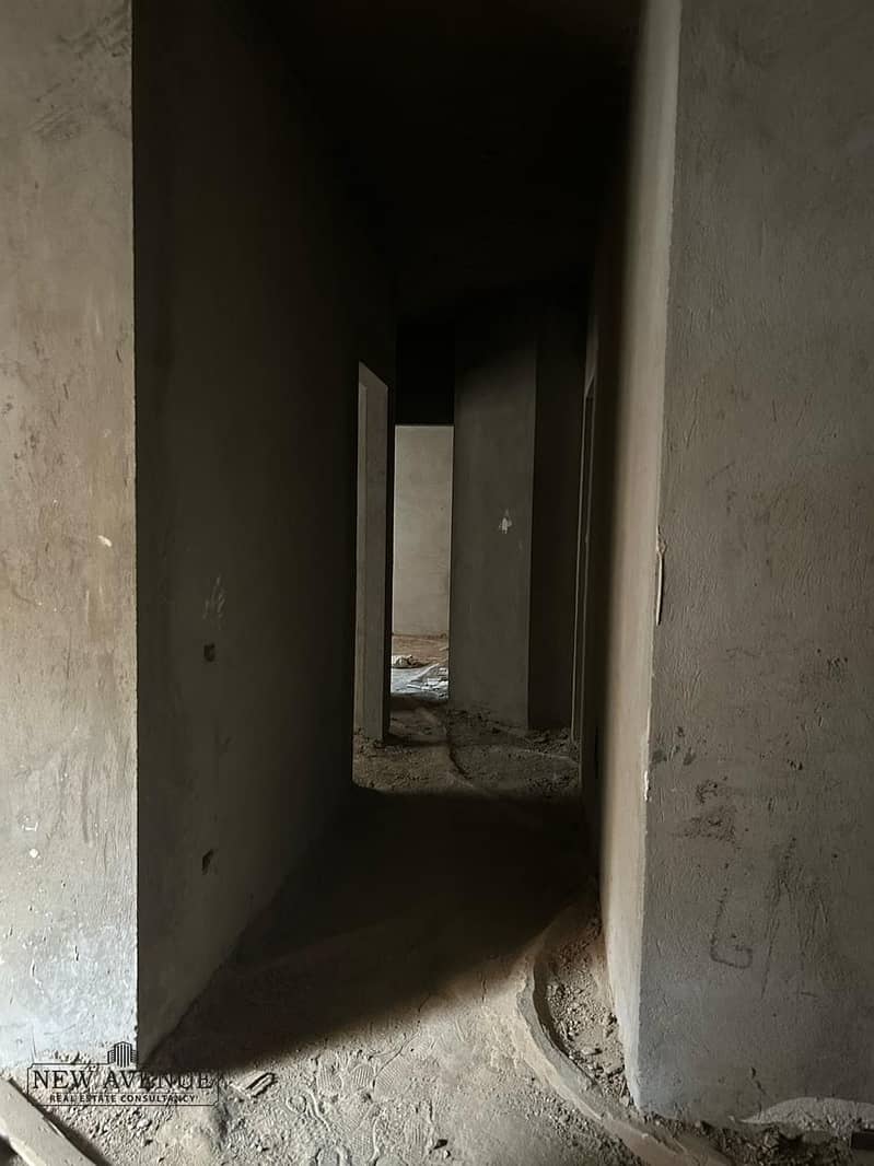 5 WhatsApp Image 2025-12-08 at 12.09. 28_42418837. jpg