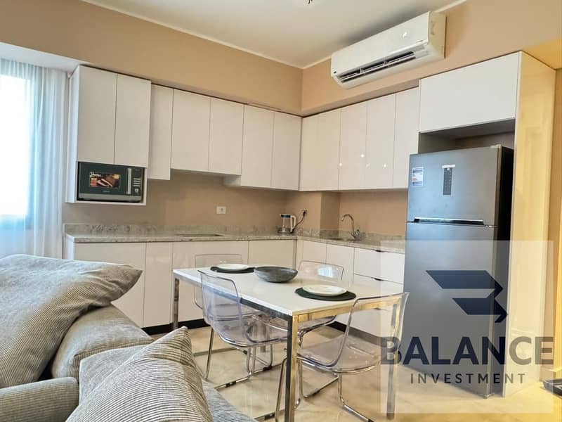 12 4d5e9779-8d67-40f3-8b86-c39112b7d200. jpg