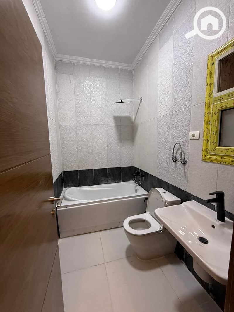 16 WhatsApp Image 2025-12-08 at 10.59. 41 AM (2). jpeg