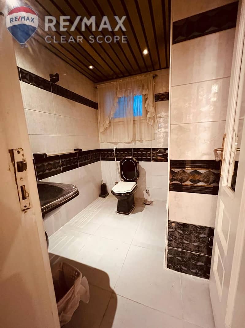 7 6db99456-bffd-422a-a9e2-48bb01425aa5. jpeg