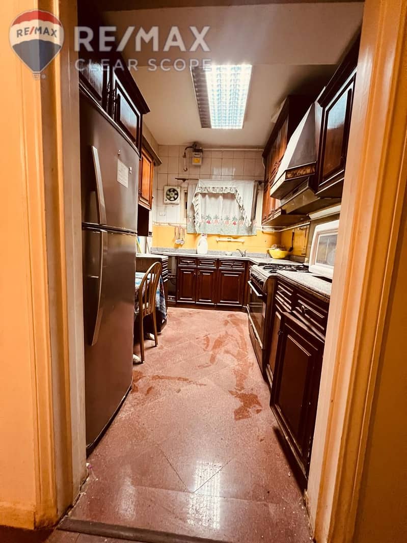 14 bfc52e81-1de7-46e9-bbfc-8bc10554cc43. jpeg