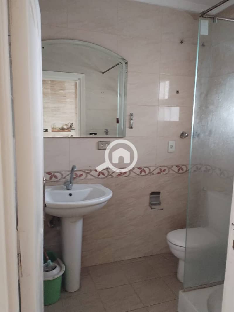 10 84fa8ac3-07bc-4cd0-a8ec-998f0ab76e95. jpeg