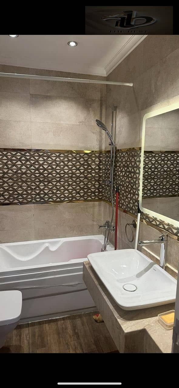 10 e333e500-545d-4d98-a6c9-5e33c0bd434a. jpeg