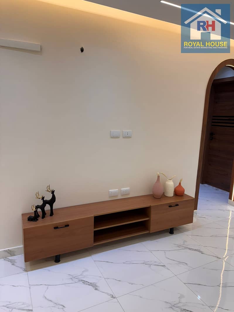 10 b866e724-76dd-4947-8302-97fa55249f3a. jpeg