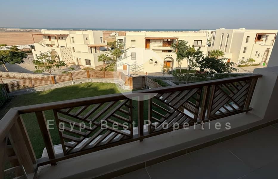 4 1Gemini_Generated_Image_l3ov3wl3ov3wl3ov. png