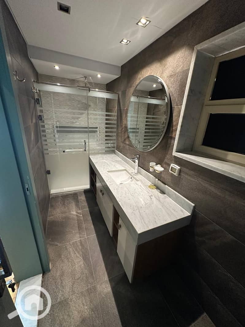 17 70549de3-2daf-426c-a60d-493b72a3d2ab. jpg