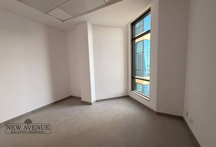 9 eddb434b-70a1-413d-b9ac-ff5fdd7d2685. jpg