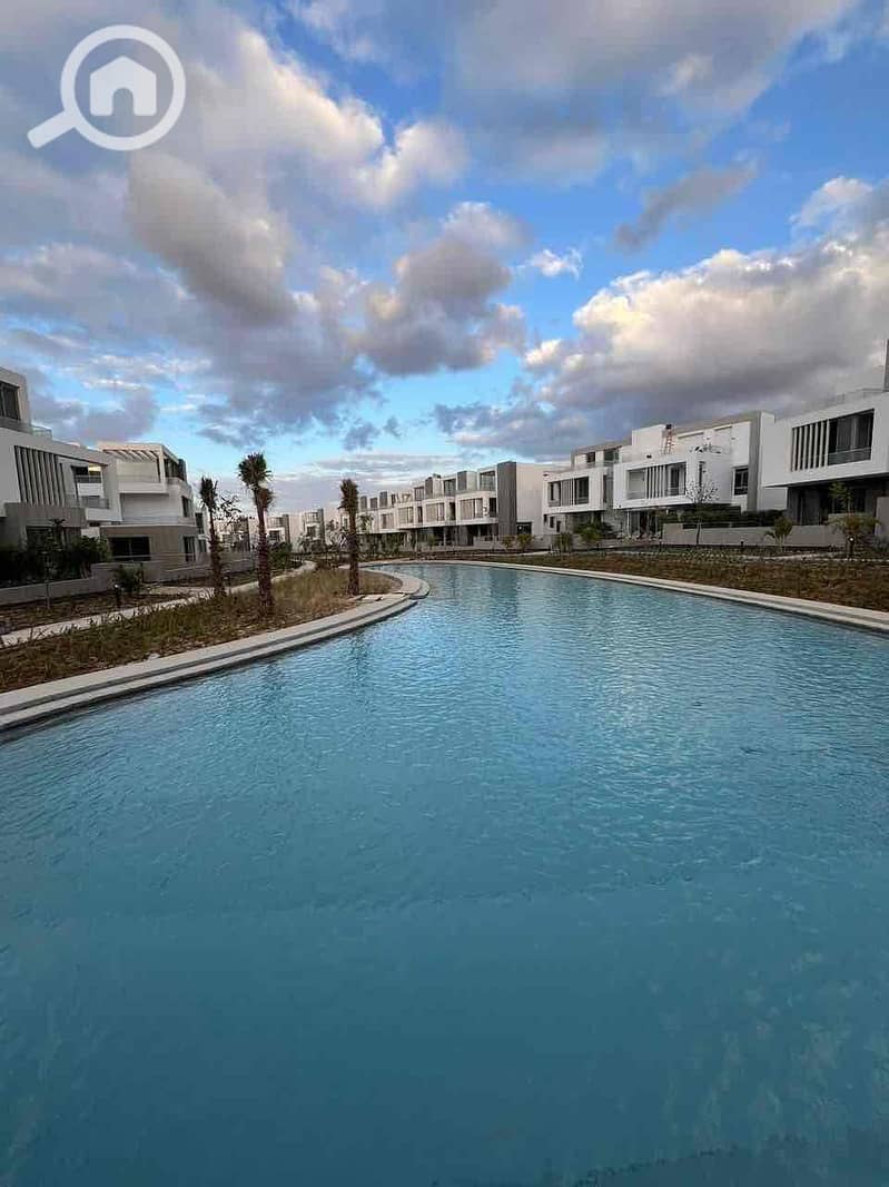 18 1c69df96-34a9-43d5-b7cb-0d9d448989fc. jpg