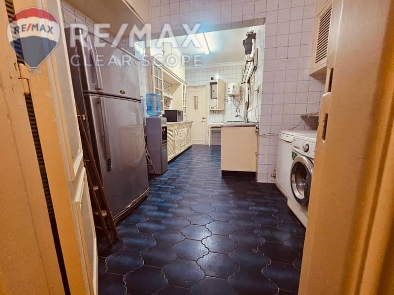 10 4e06cea6-ff53-4bc8-8504-8726c4482dad. jpeg