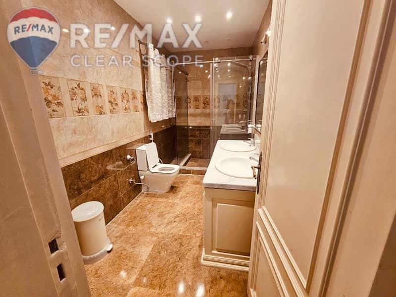 13 747d1791-2d8e-40f1-81bc-2854732cbc44. jpeg