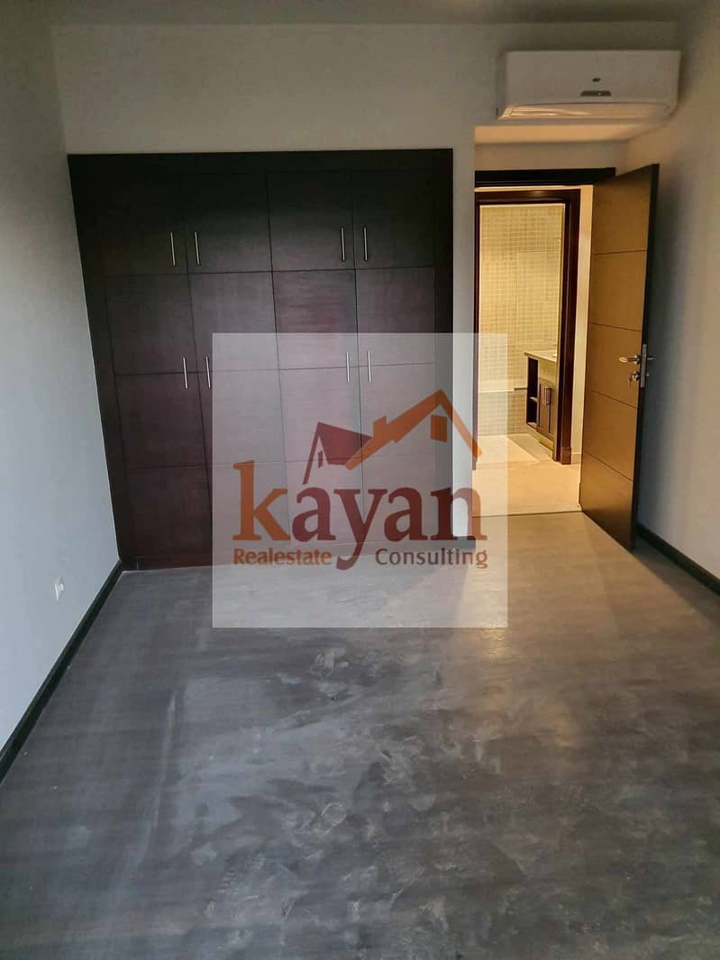 4 60ead924-0790-433f-9c75-ab1c24487285. jpg